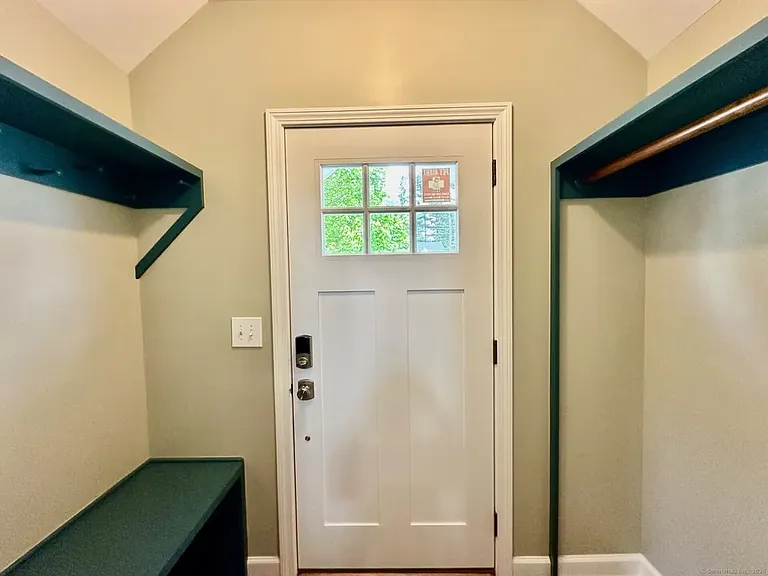33 Emerson St — Photo 3
