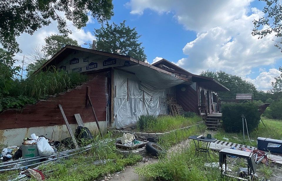 2nd image of 25400 Buck Creek Rd