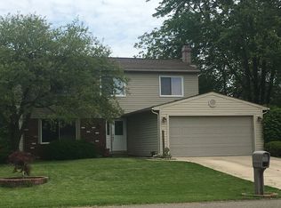 40604 Village Wood Rd, Novi, MI 48375