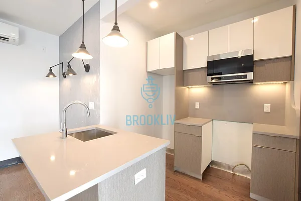 Rented by null | media 36