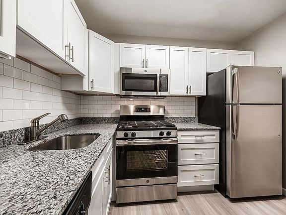 2nd image of 1011 Warwick Dr #506-1B