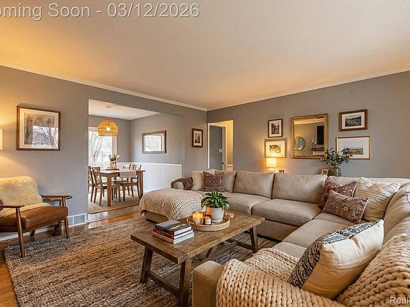 3rd image of 2160 Phillips Rd