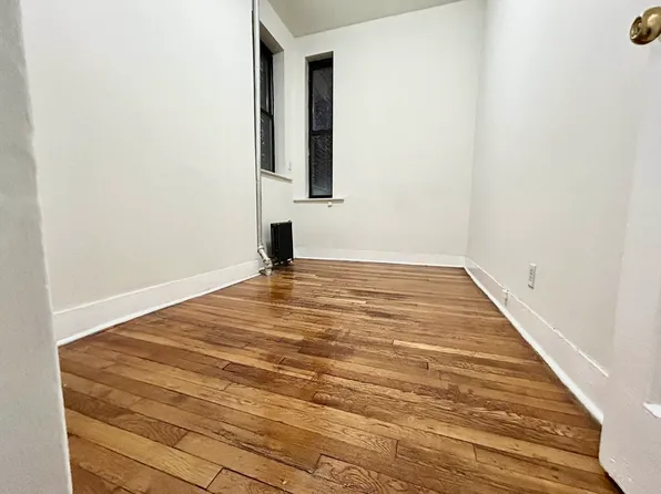 215 East 25th Street image 6 of 11