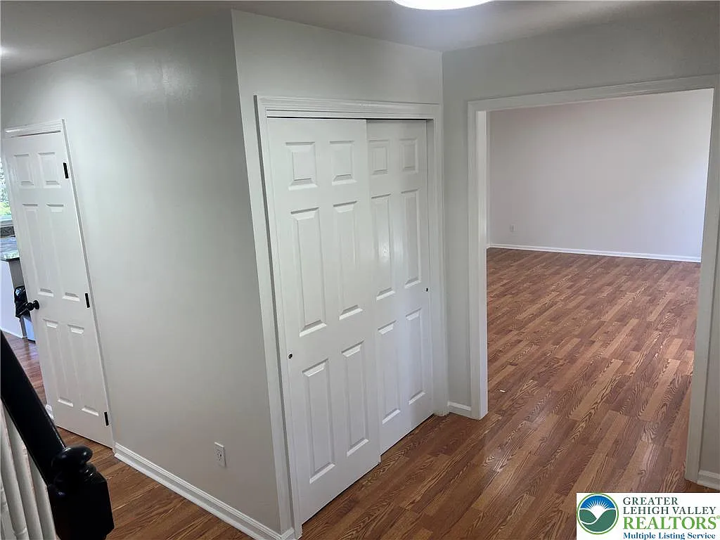 4 bed, 4.0 bath, 2650 sqft, $3,750 — Photo 4