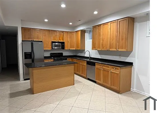 7410 N Winchester Ave #GDN — Photo 2