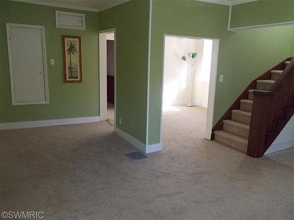 3rd image of 1046 Garfield Ave NW