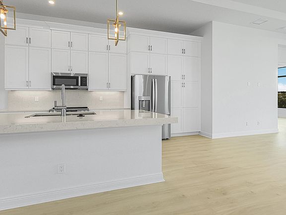 3rd image of 12574 SW Leopold Way