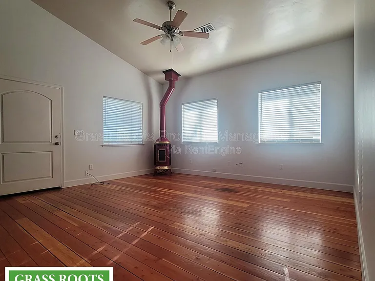 152 W Empire St — Photo 6