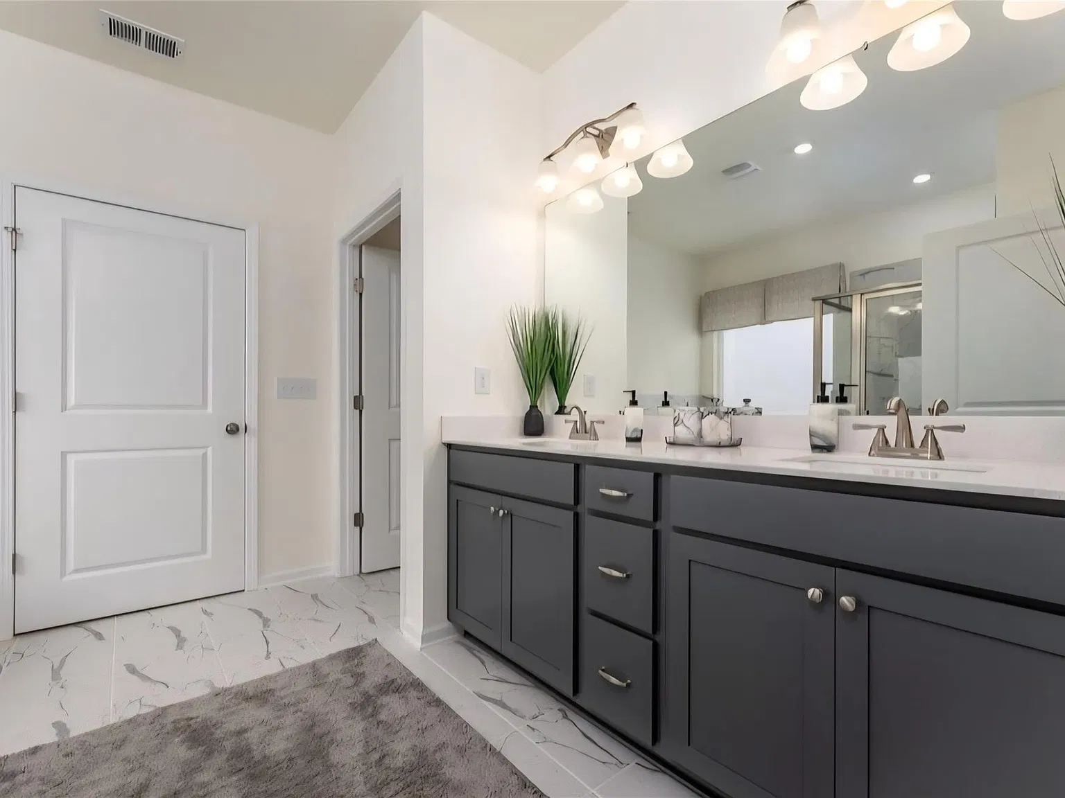 4 bed, 3.5 bath, 2934 sqft, $3,400 — Photo 4