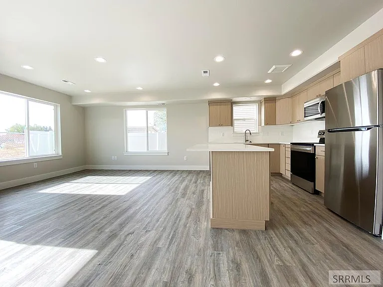 327 Lemmon Ln — Photo 8