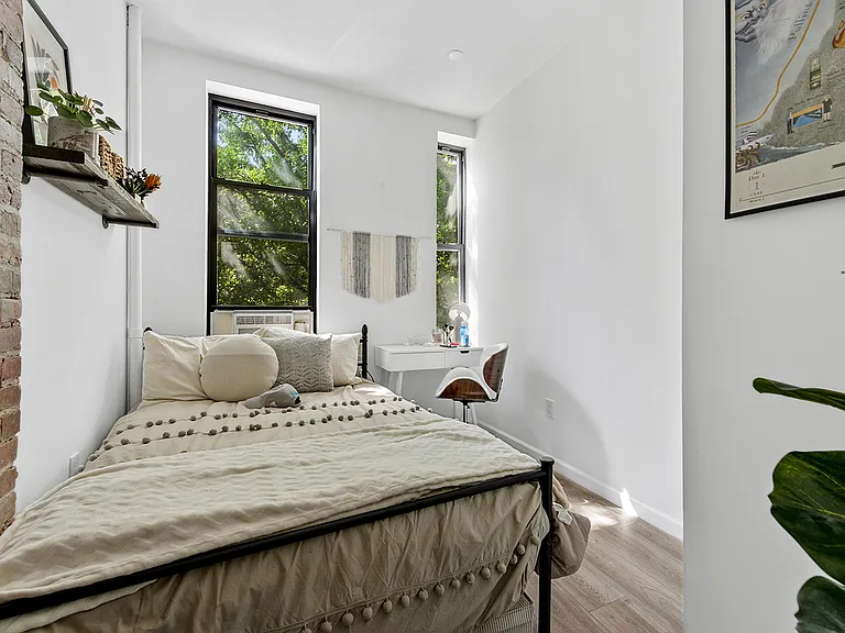 1670 1st Ave #2S — Photo 4