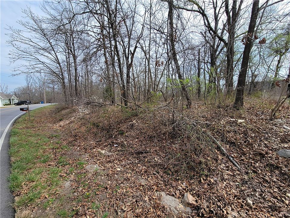 1st image of 5 Kinross Dr