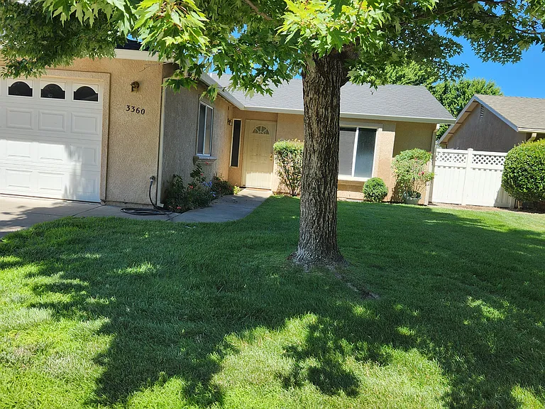 3360 Southwood Dr — Photo 15