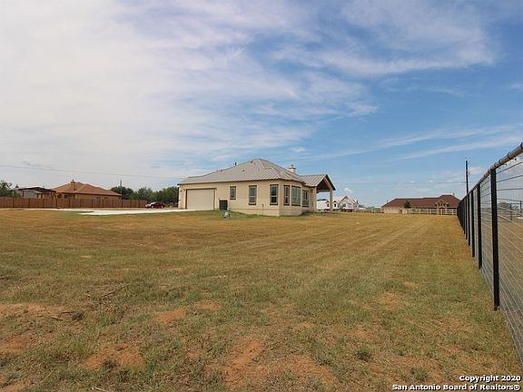 4th image of 101 Colibro Creek Dr
