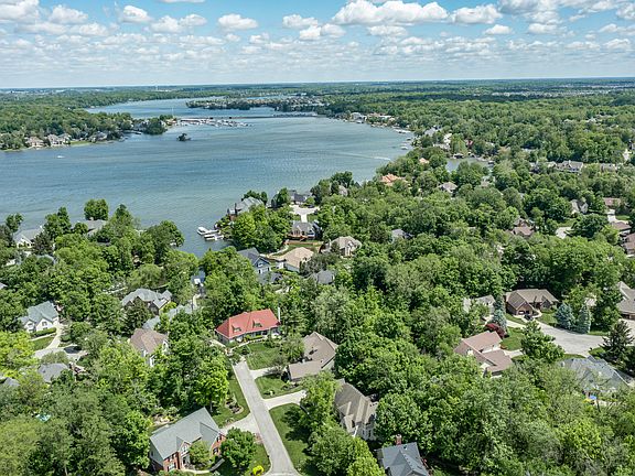 3rd image of 12155 Golden Bluff Ct