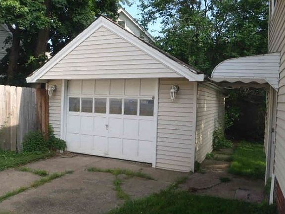 5th image of 1930 Creston Ave