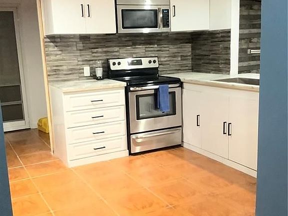 5th image of 180 NE 25th Ct #1