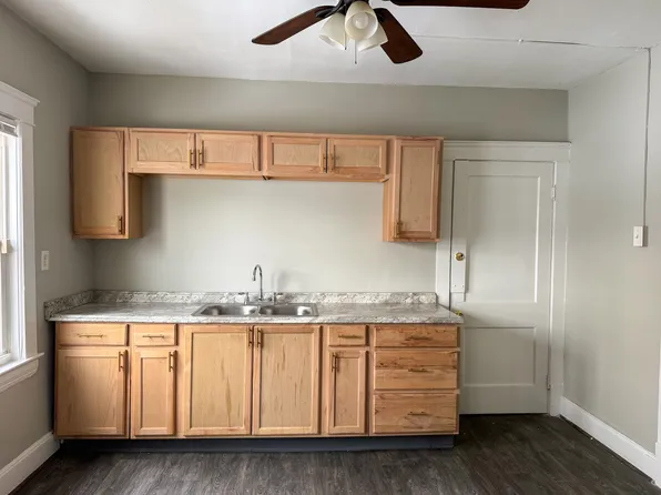 2801 E 119th St APT 2, Cleveland, OH 44120