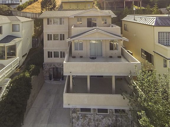 2nd image of 2680 Maple Ave