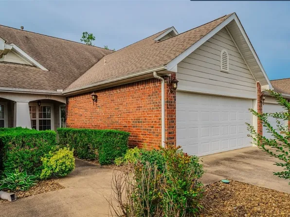 916 W Dixson St, Rogers, AR 72758