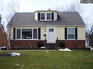 2652 Canterbury Rd, Cleveland Heights, OH 44118