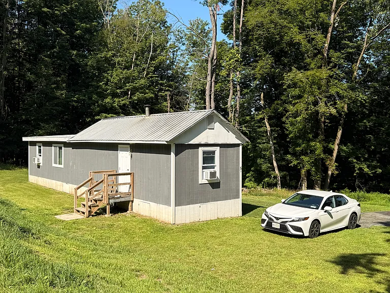 210 Port Ben Rd #5 — Photo 1