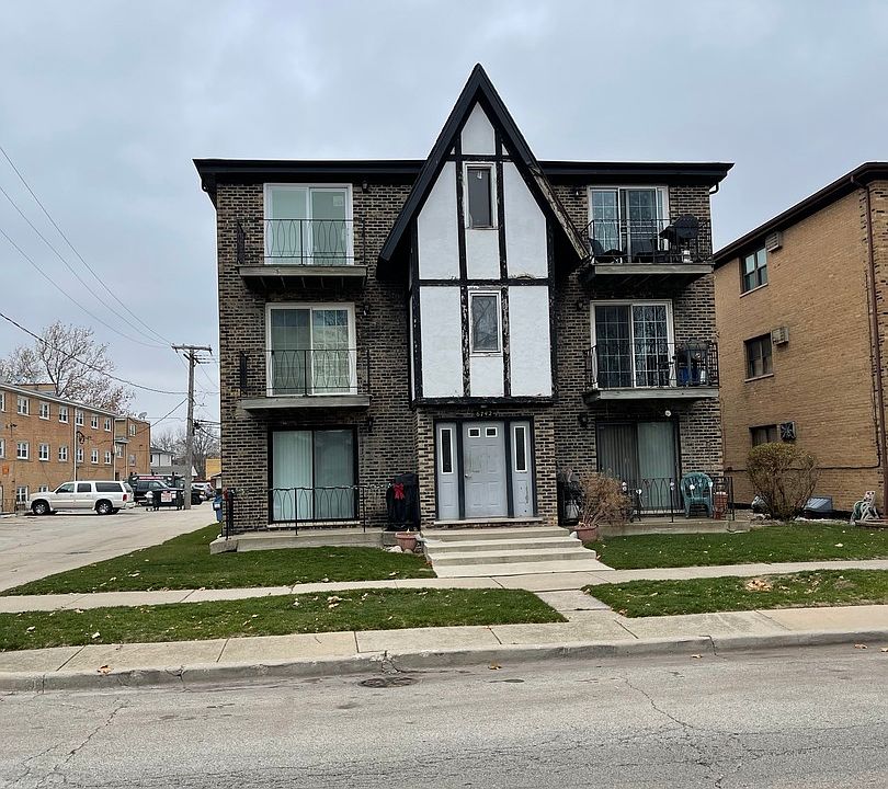 2nd image of 6742 W 64th Pl