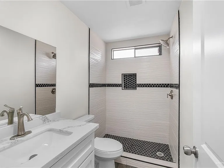 211 Gastel Cir #4 — Photo 8