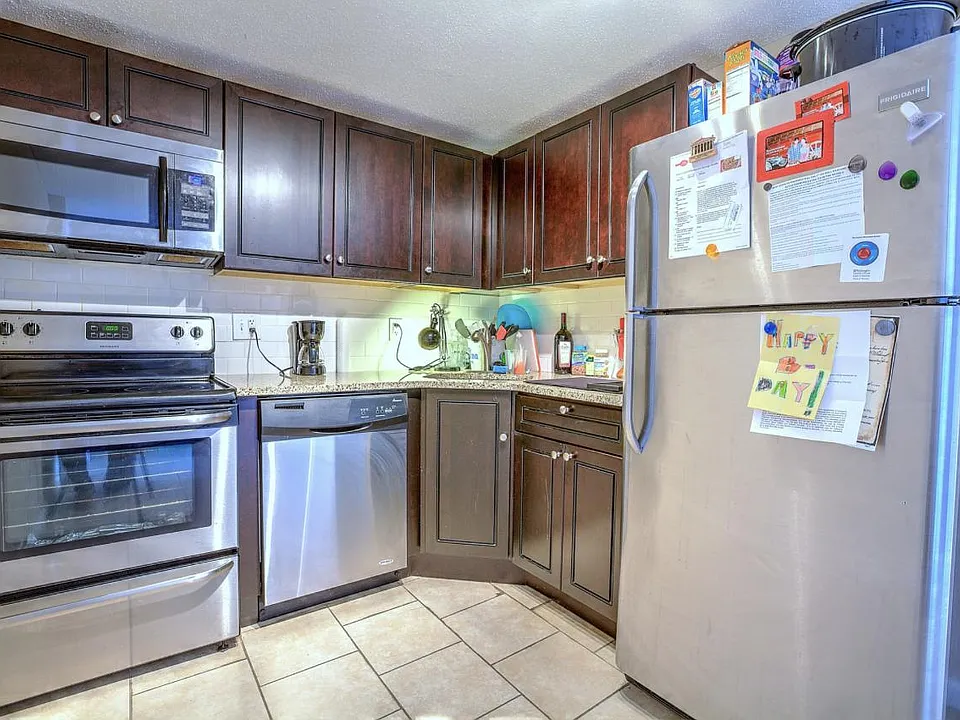 4049 W Pine Blvd #311