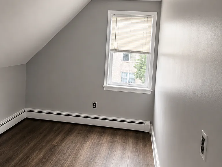 280 S 6th St #3 — Photo 2