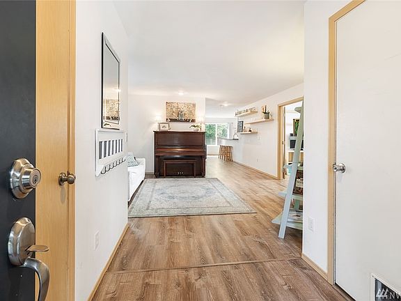 5th image of 19420 99th Street Ct E