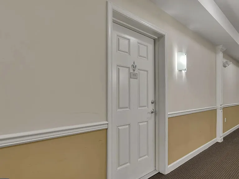 1113 Halifax Pl — Photo 4