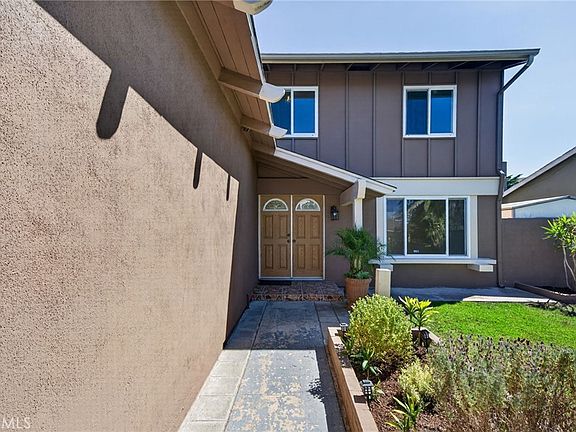 5th image of 1568 Woodbury Dr