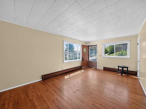 2nd image of 11 Spencer Ave