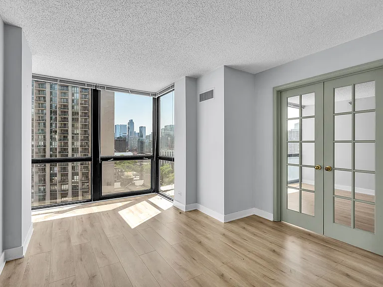 1122 N Clark St #1710 — Photo 6