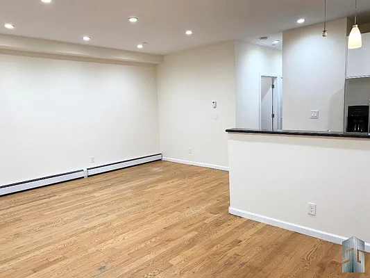 Rented by Skyline Group Real Estate | media 4