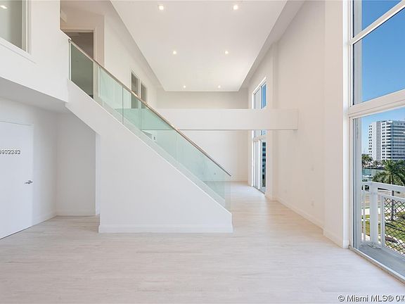 2nd image of 1701 Sunset Harbor Dr APT L502