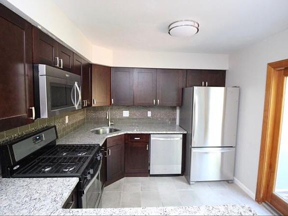 5th image of 123 Selby Ct