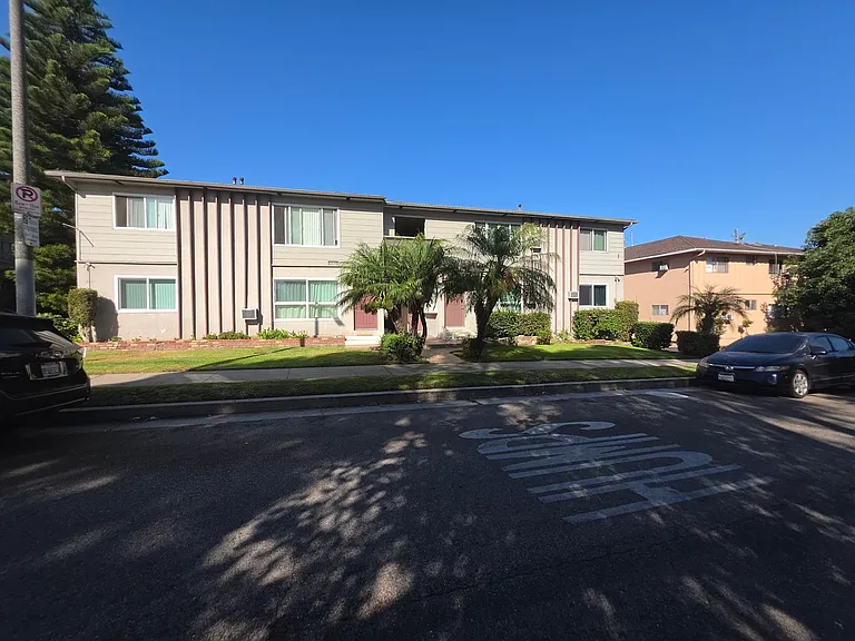 4028 Perlita Ave — Photo 8