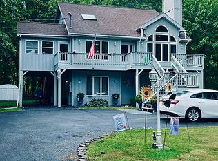 104 Jackson Dr, Hawley, PA 18428