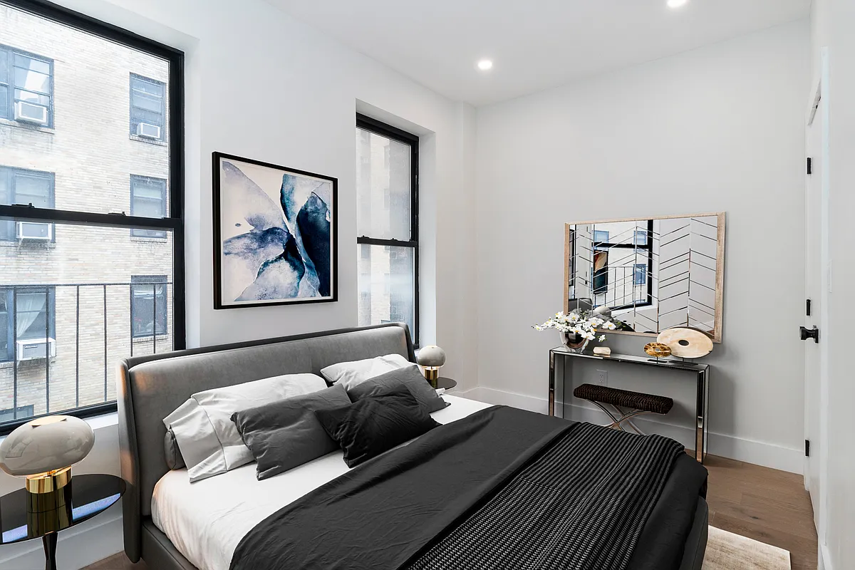Building Photo - 302 Manhattan Ave #2G