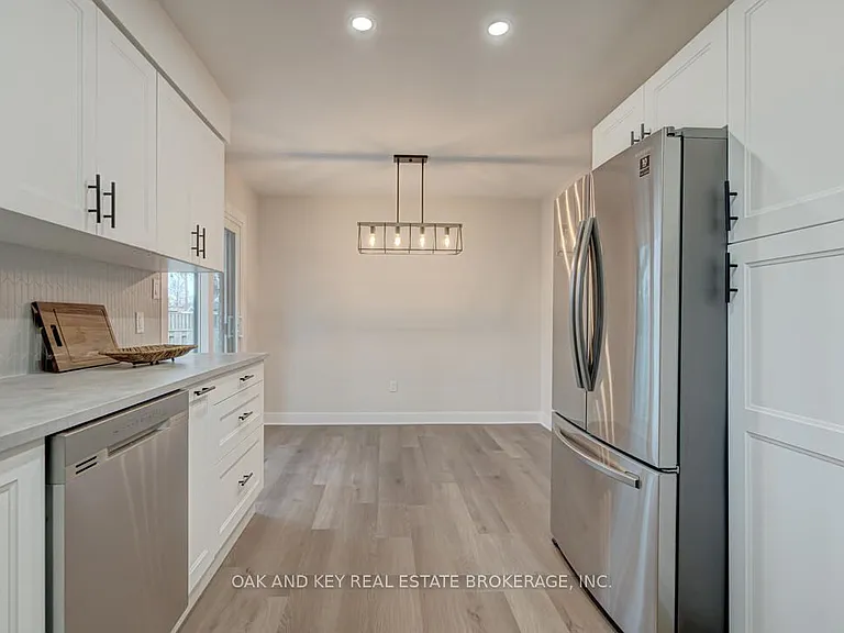 13 Dunwich Dr — Photo 7