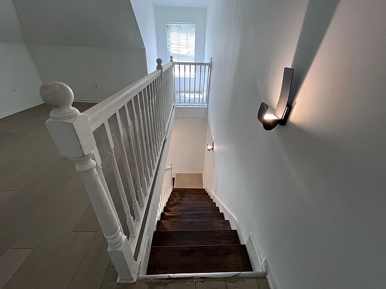 2420 Albion St — Photo 24