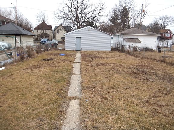 3rd image of 1314 Parmele St