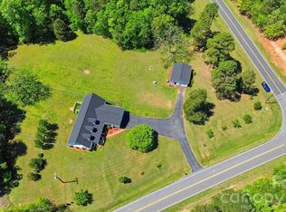 286 Battleground Rd, Grover, NC 28073