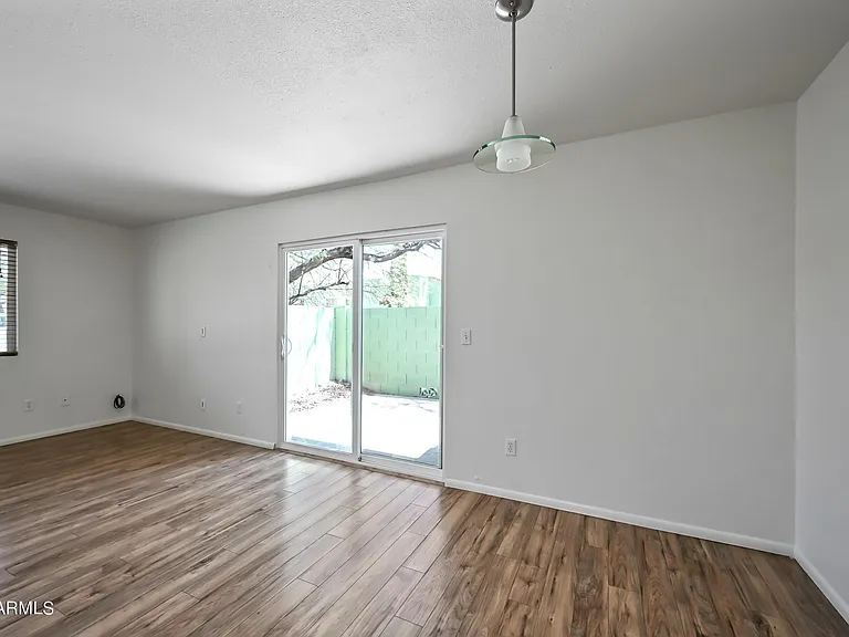 729 E Cochise Dr #B — Photo 13