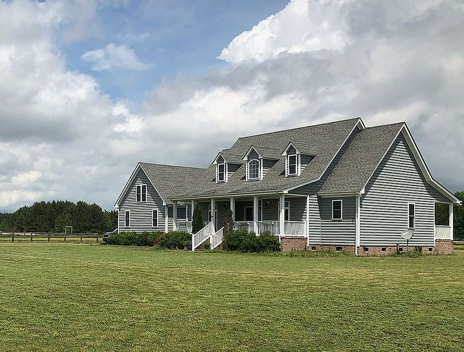 2nd image of 20 Equestrian Ln