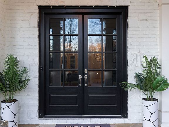 5th image of 980 Fenimore Cir