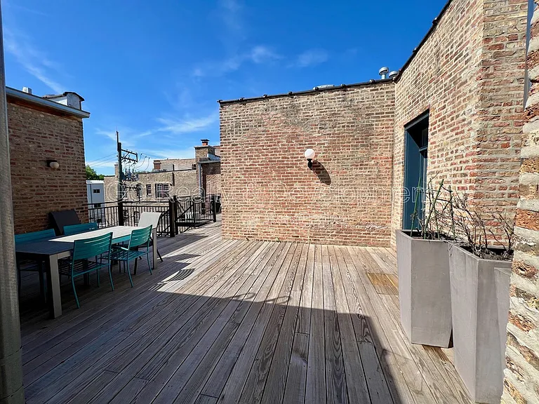 2702 W Cortland St #3 — Photo 15