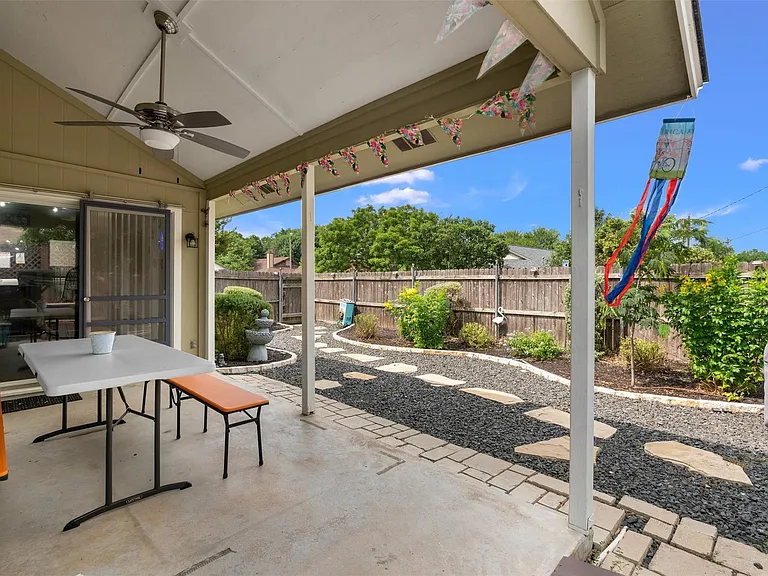 512 Edwards Dr — Photo 26